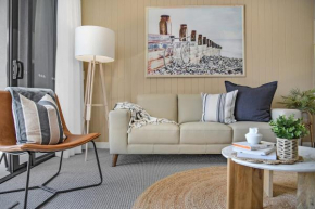Stay at the BEACH at Oracle 20805